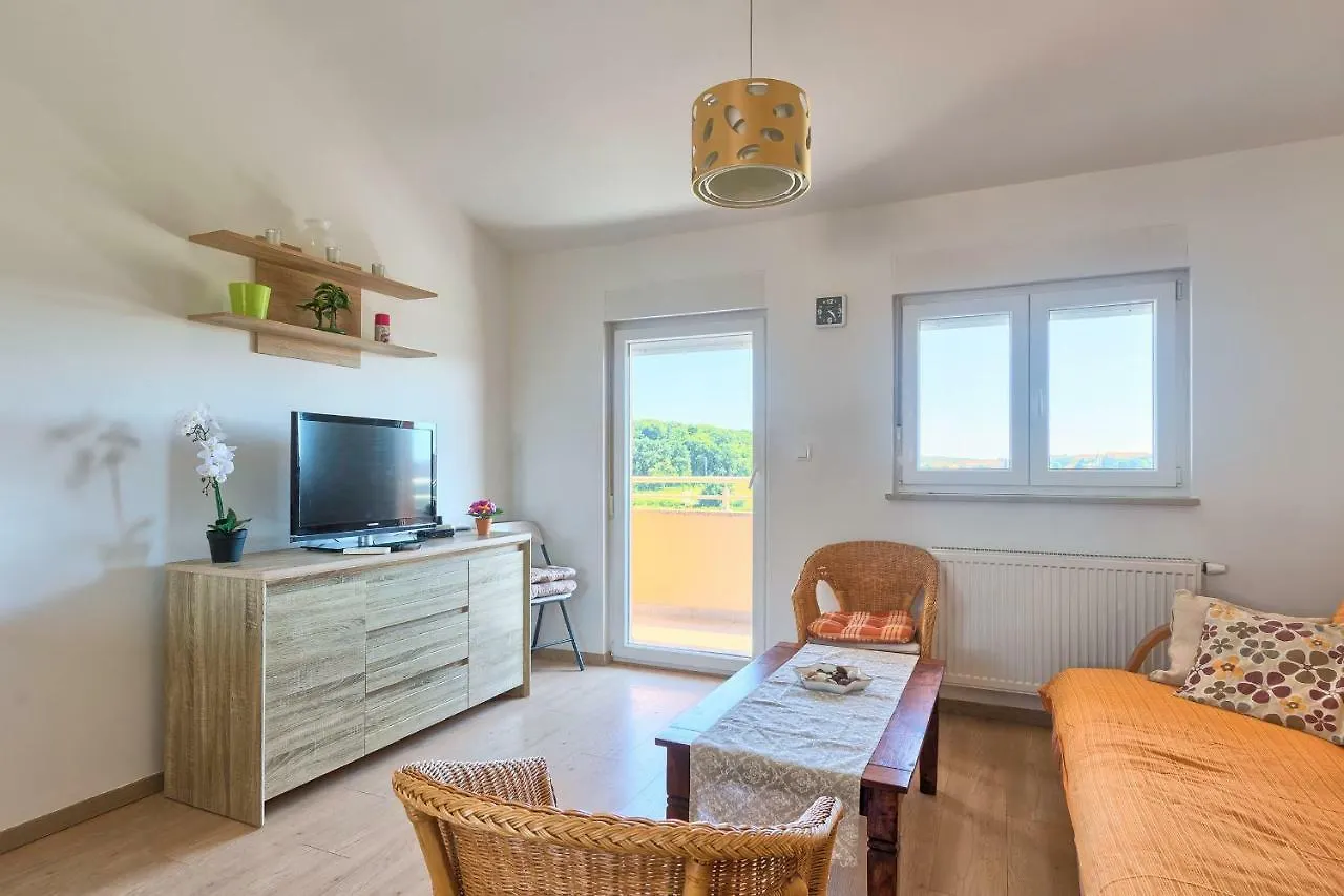 Apartman Sara-Naomi With Private Parking Place Pula 0*,